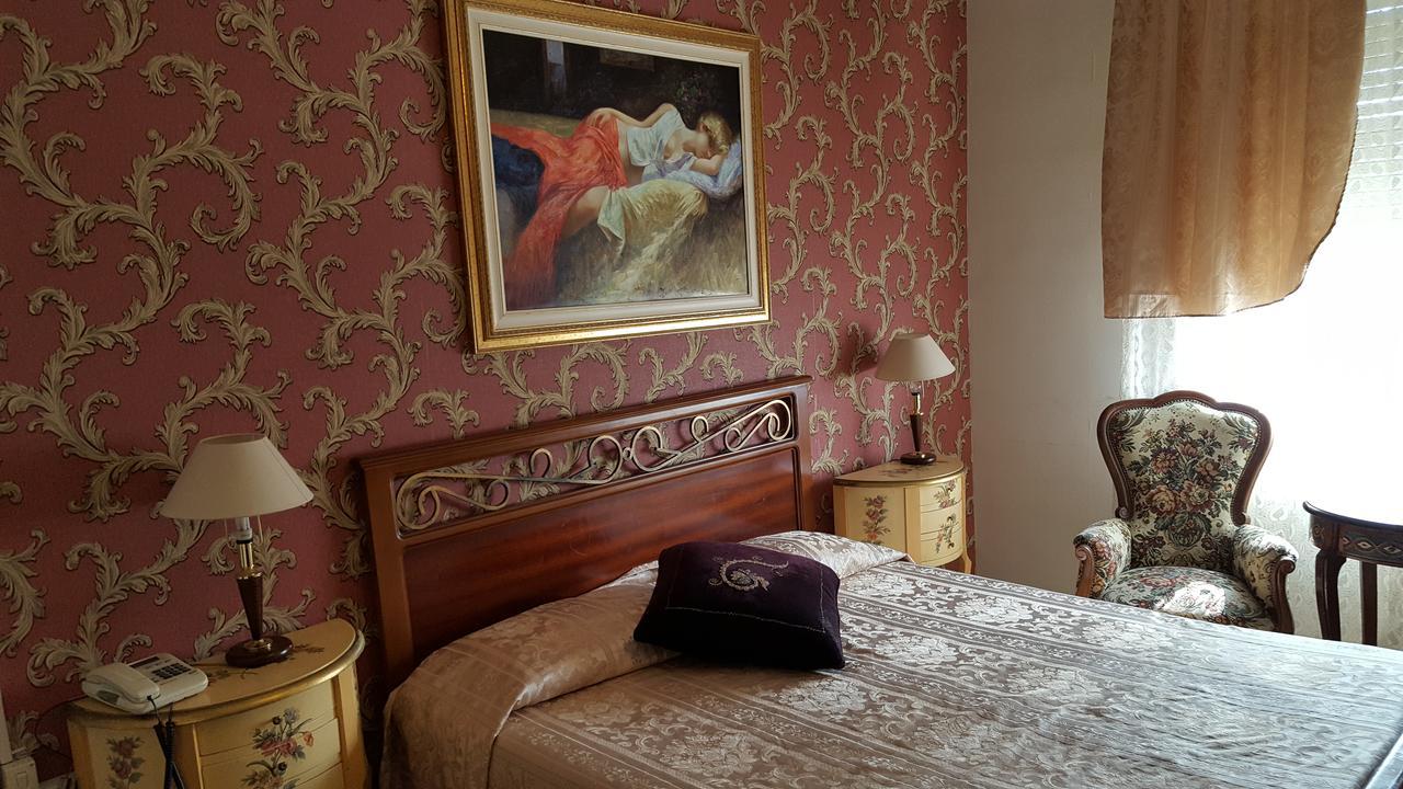 Hotel Royal Alessandria Exterior photo